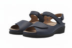 Sandalo donna Elite Tomasi Store modello Vale blu con chiusure a strappo e suola antiscivolo nera