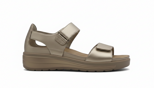 Sandalo Elite Tomasi Store color oro in pelle con chiusure a strappo e plantare estraibile per massimo comfort